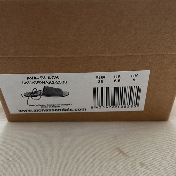 Sandals - Picture 5 of 5